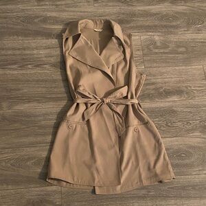 Max Studio - Sleeveless Tie-Waist Vest in Taupe - Size L